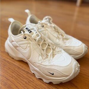 Nike TC 7900 Sneakers